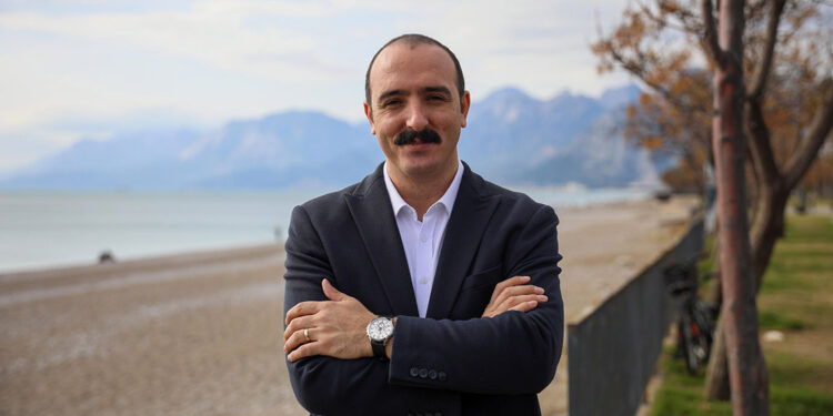 Belediye işçisi Cem Kotan, başkan adayı oldu