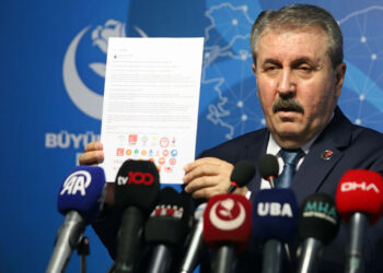 Beni, partimi, alperenleri korkutamazsınız