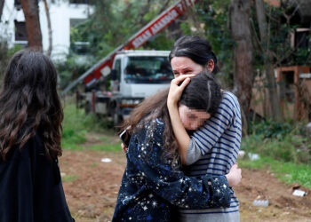 Boşanma aşamasındaki eşi evi sattı; çocuklarıyla sokakta kaldı