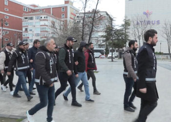 Büyükçekmece Belediyesi'ne yapılan operasyonda 8 tutuklama