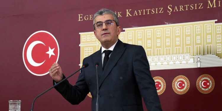 CHP'den kentsel dönüşüm yasasının iptali talebi