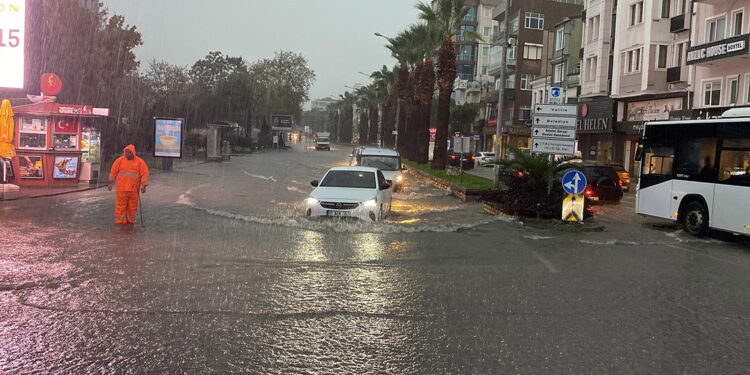 Çanakkale için fırtına ve sağanak uyarısı