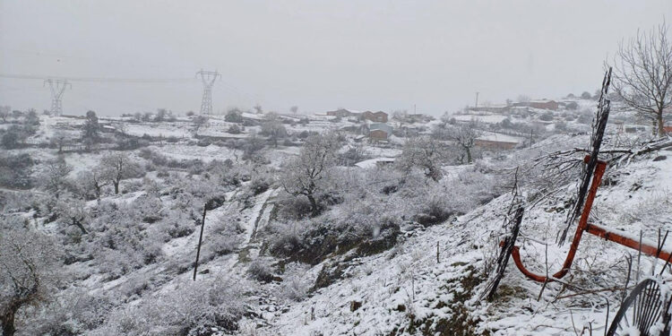 Çanakkale kar yağışı ile beyaza büründü