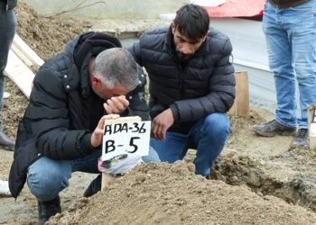 Çatışmada vurulan 15 yaşındaki Büşra toprağa verildi