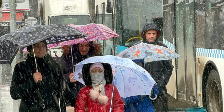 Çorlu'da kar yağışı