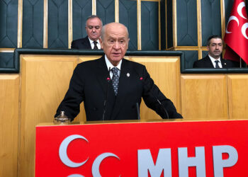 DEM'lenmek CHP yönetiminin siyasi aklını hepten tüketmiştir