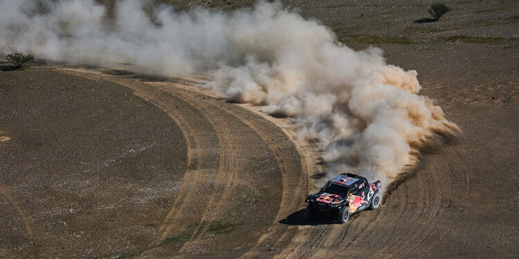 Dakar Rallisi’nde 239 araç varış noktasına ulaşabildi