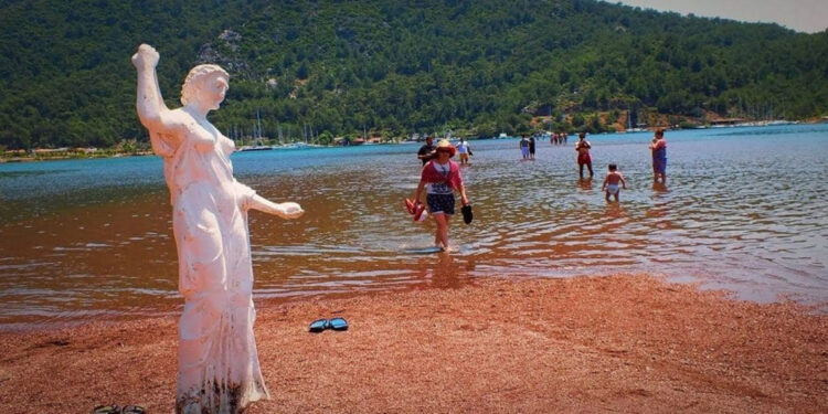 Denizin güzeli 'Kız Kumu'