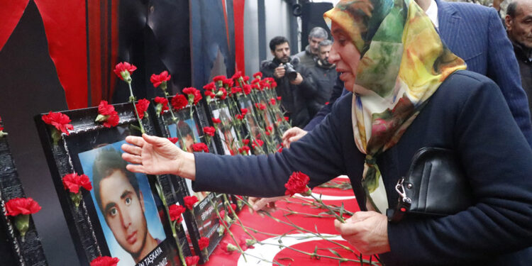 Dershane önündeki bombalı saldırıda ölenler anıldı