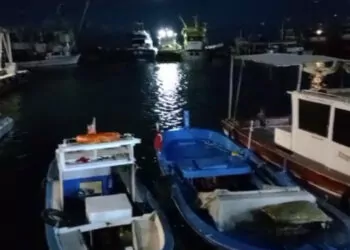 Dikili'de balıkçı teknesi battı: 3 ölü, 2 kayıp