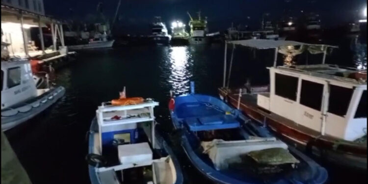 Dikili'de balıkçı teknesi battı: 3 ölü, 2 kayıp