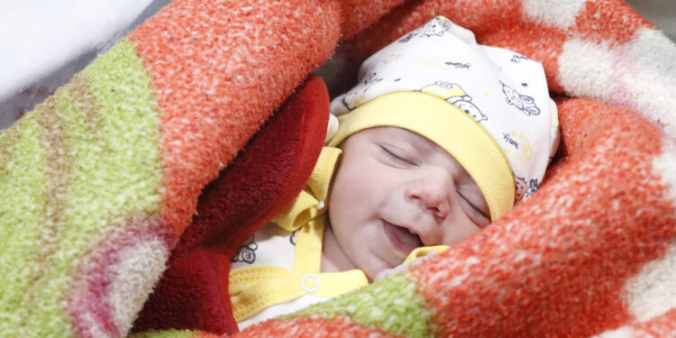 Diyarbakır’da 2024'ün ilk bebekleri Lina ve Umut oldu