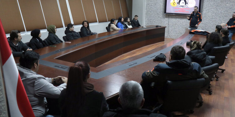 Edirne'de, depremler için afet gönüllüleri oluşturuluyor