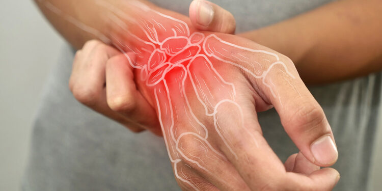 El bileği ağrılarına dikkat; ciddi sorunlara yol açabilir