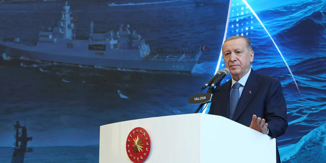 Cumhurbaşkanı recep tayyip erdoğan, “elektronik harp alanında öncü olan ülkemiz, i̇ha ve si̇ha üretiminde de artık dünyanın ilk 3-4 ülkesinden biri. Bunu da öyle büyük güçlerin desteğini alarak değil, küresel tedarikçilerin çıkardığı zorluklara ve uyguladığı gizli açık ambargolara rağmen başardık. Hep söylediğim gibi kendi göbeğimizi kendimiz kestik” dedi.