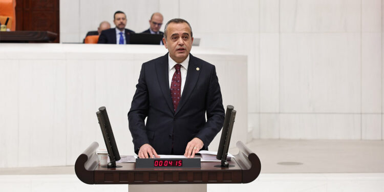 DEVA Partili Kaya, ayakkabıcıların sorunlarına dikkat çekti