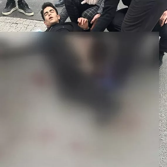 Esenyurt'ta 10 kişiyi bıçaklayan abdullah ö. Polis ekipleri tarafından gözaltına alındı. Saldırganın daha önce de çam ve sakura şehir hastanesi'nde bir doktorun odasına girerek kullanılamaz hale getirdiği ortaya çıktı.  