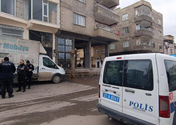 Eşini ve 2 kayınbiraderini öldürüp, kızı ile baldızını yaralayarak intihar etti