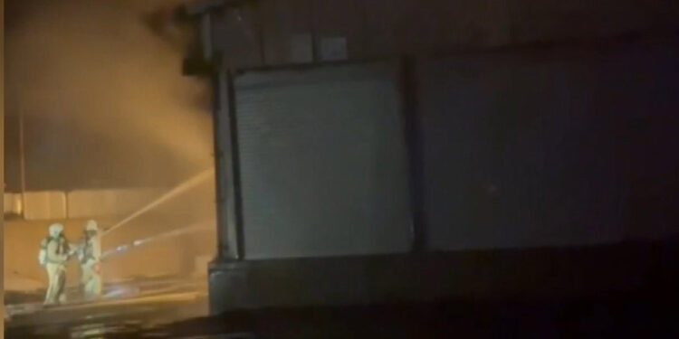 Eyüpsultan'da sebze deposunda yangın