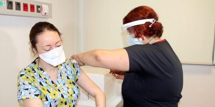 Gebelerin aşılanması son derece önemli