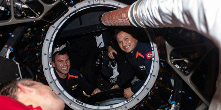 Gezeravcı'dan uzay istasyonuna ilk giriş paylaşımı