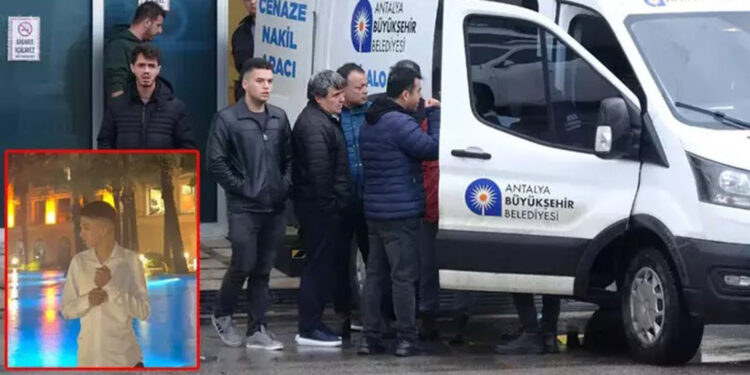 Hafif ticari aracın çarptığı motosikletli Mert, öldü