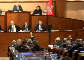 İBB Meclisi'nde 'Beltur borçlarını ödeyemiyor' tarışması