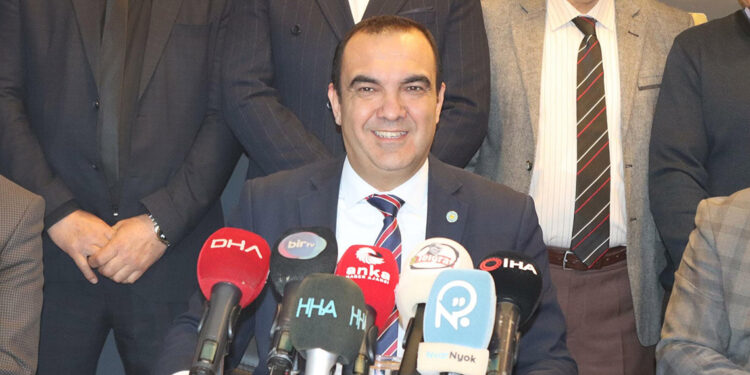 İYİ Parti İzmir İl Başkanı ve yönetimi görevden alındı