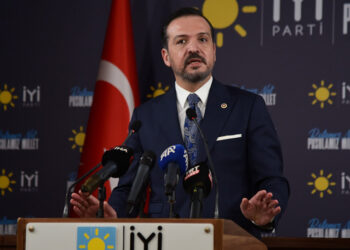 İYİ Parti'li Zorlu: 5 Ocak'tan itibaren sahaya iniyoruz