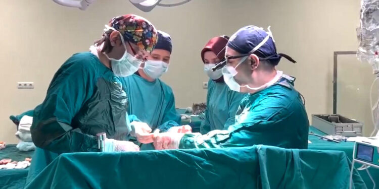 İlk 6'lı çapraz karaciğer nakli Malatya'da yapıldı