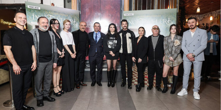 İnci Taneleri ekibi ilk bölümü birlikte izledi 