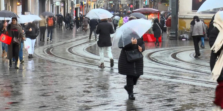 İstanbul'da belirli bölgelerde kar yağışı