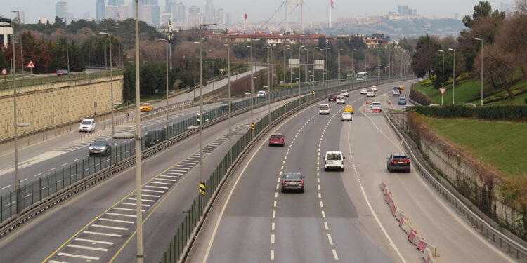 İstanbul'da yılın ilk gününde yollar boş kaldı