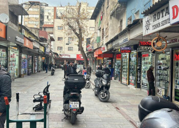 İzmir açıklarında 4.2 büyüklüğünde deprem