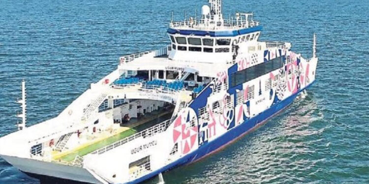 İzmir’de arabalı vapur seferleri iptal edildi 