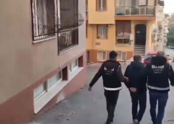 İzmir'de, naylon fatura operasyonu; 5 gözaltı