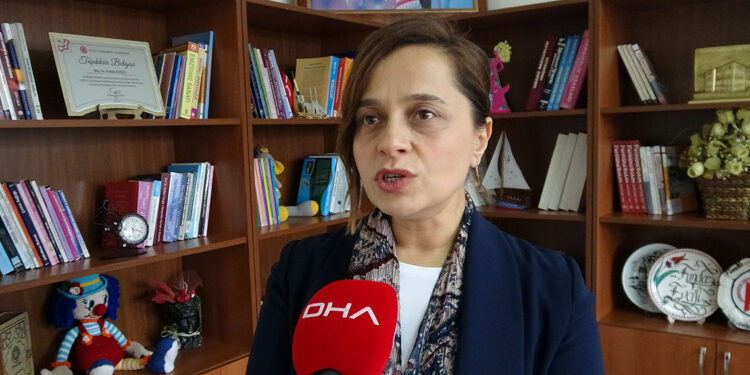 Kadınların yüzde 46'sı 'çevrim içi ısrarlı takip' mağduru