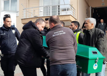Komiser, eşini ve kızını öldürüp intihar etti