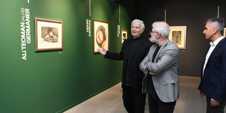 Küçükçekmece’de Renkler ve İzler Sergisi açıldı