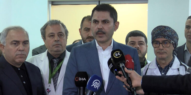 Kurum'dan saldırıya uğrayan Fatih Camii imamına ziyaret