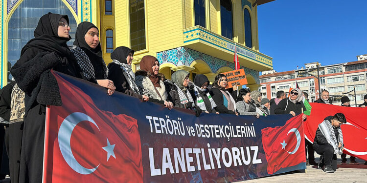 Kütahya’da STK’lar şehitler ve Filistin için buluştu