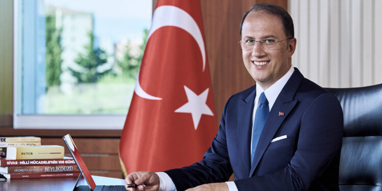 Mehmet Murat Çalık, yeniden Beylikdüzü'ne aday gösterildi