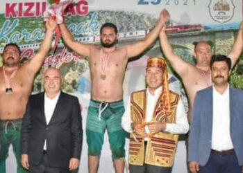 Milli güreşçi 'altın kemer' davasını kazandı