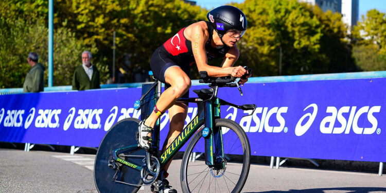 Milli triatloncu Uğurcan Özer'in hedefi en az 3 madalya