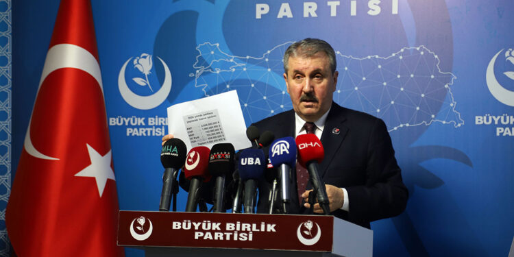 Ne ay yıldızlı, ne de tevhit bayrağımızdan vazgeçeriz