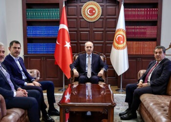 Numan Kurtulmuş Murat Kurum ile görüştü