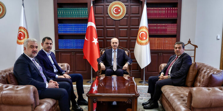 Numan Kurtulmuş Murat Kurum ile görüştü