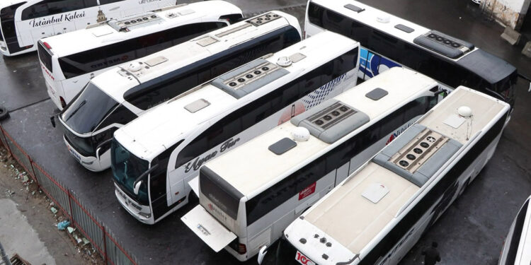 Otobüs kazalarında şoförler tecrübesizlikten; uzmanı hızdan şikayetçi  