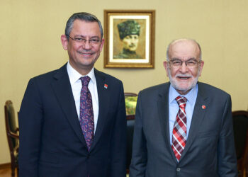 Özgür Özel Temel Karamollaoğlu ile görüştü