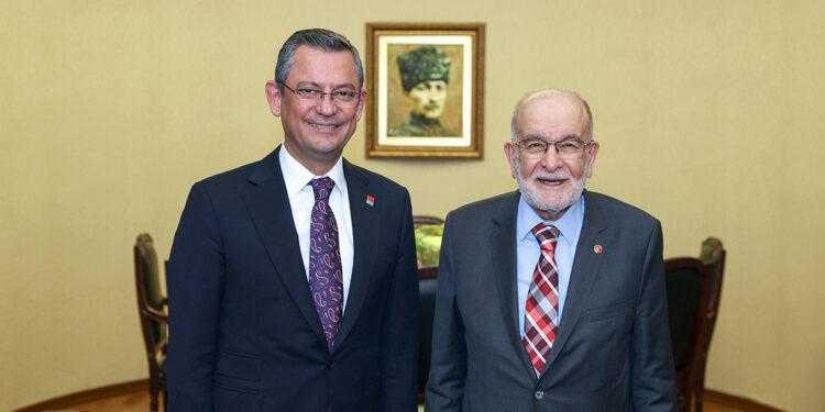 Özgür Özel Temel Karamollaoğlu ile görüştü